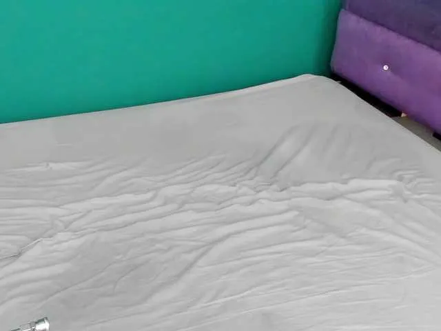 Emma-Donovani Image 9