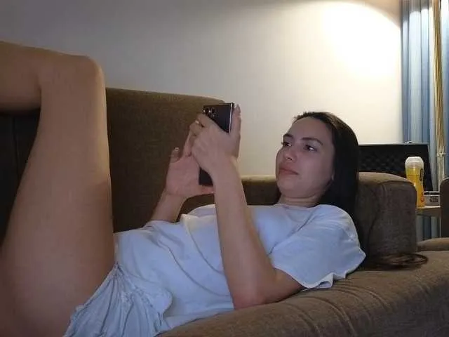 Mr-and-Mrs-Smith-XXL Image 10