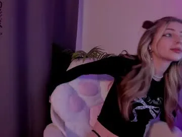 may_meowww's Thumb Image