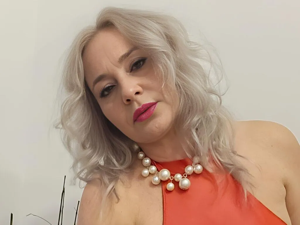 EmilyLoowe's Thumb Image