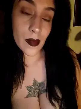 BustyVampyre Image 2