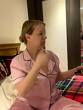 madamlillyrose Image 18