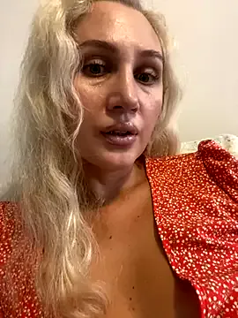 YourBlondee Image 12